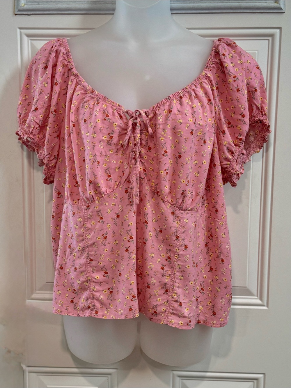 🌸 Torrid Pink Floral Lace-Up Puff Sleeve Babydoll Top